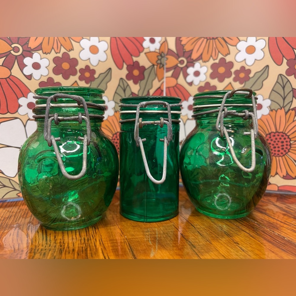 Mini emerald green lock jars!💚